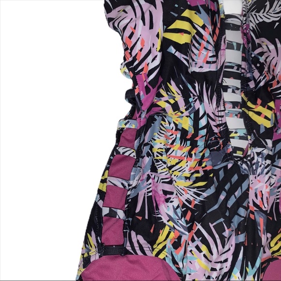 YMI One Piece Multi Print Cutout Swimsuit Medium - Picture 3 of 9
